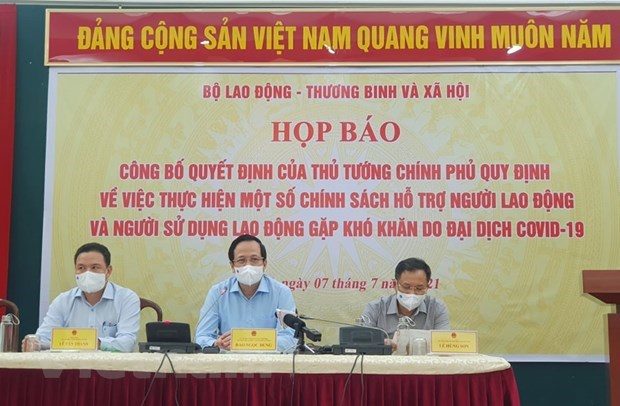 12 chính sách hỗ trợ người lao động và người sử dụng lao động gặp khó khăn vì COVID-19